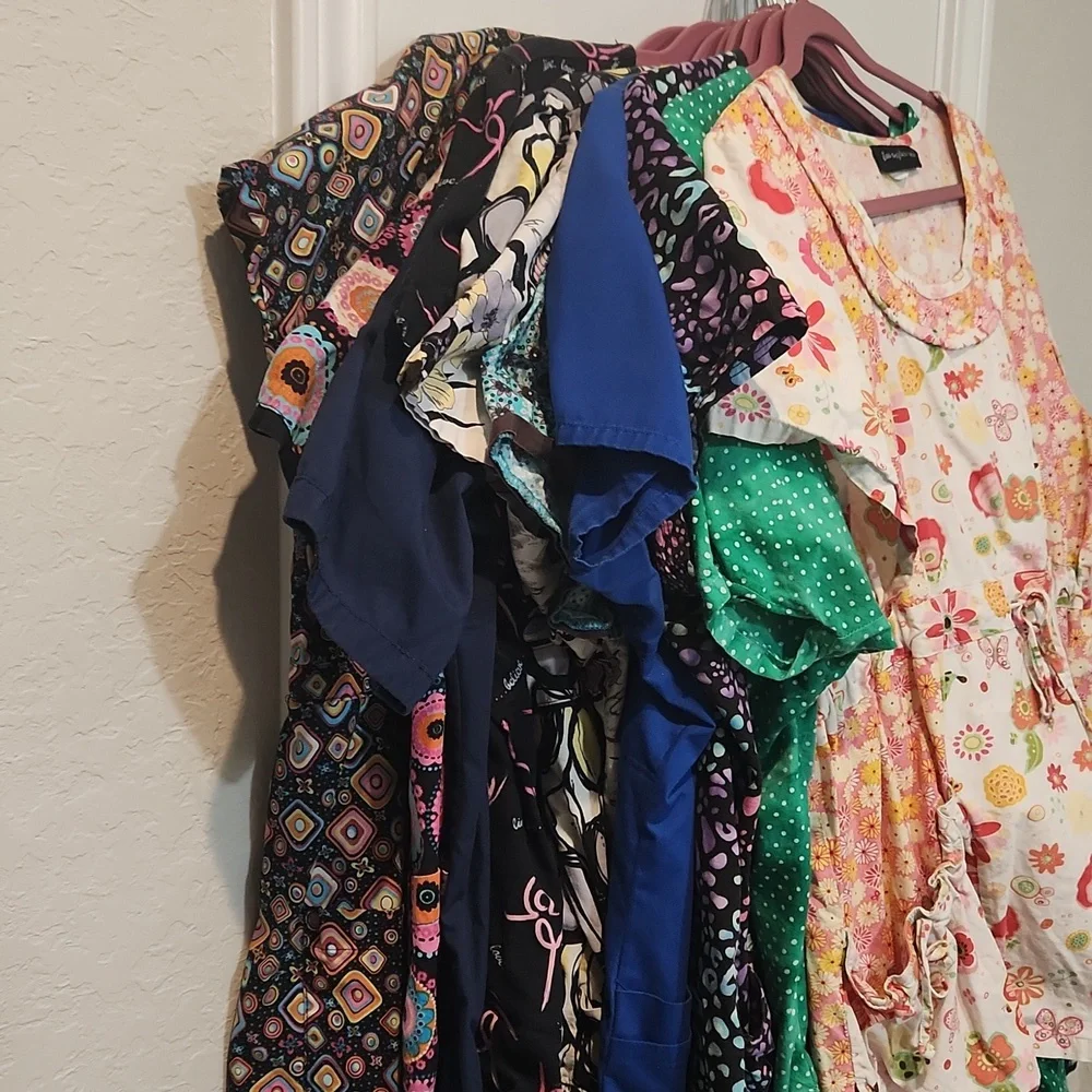 Scrub Top Bundle - Picture 2 of 2